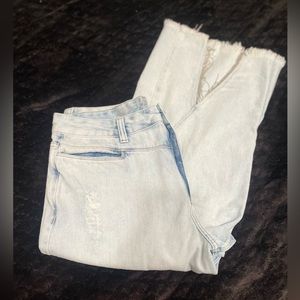 Light wash jeans 👖